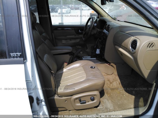 1GKDS13S022475674 - 2002 GMC ENVOY WHITE photo 5