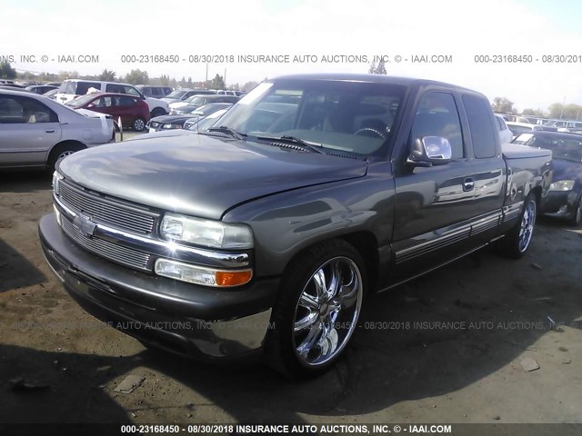 2GCEC19V611315456 - 2001 CHEVROLET SILVERADO C1500 GRAY photo 2