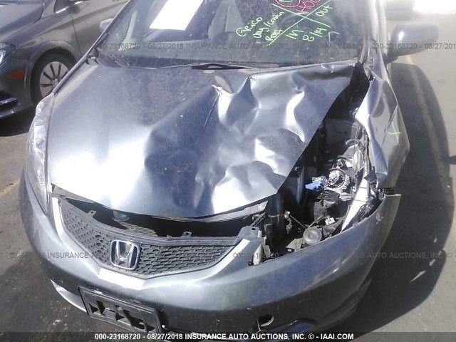 JHMGE8H30DC026856 - 2013 HONDA FIT GRAY photo 6