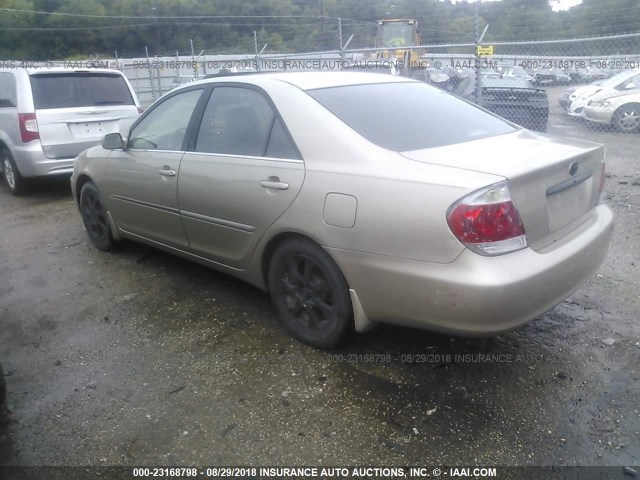 JTDBF32K950163048 - 2005 TOYOTA CAMRY LE/XLE/SE GOLD photo 3
