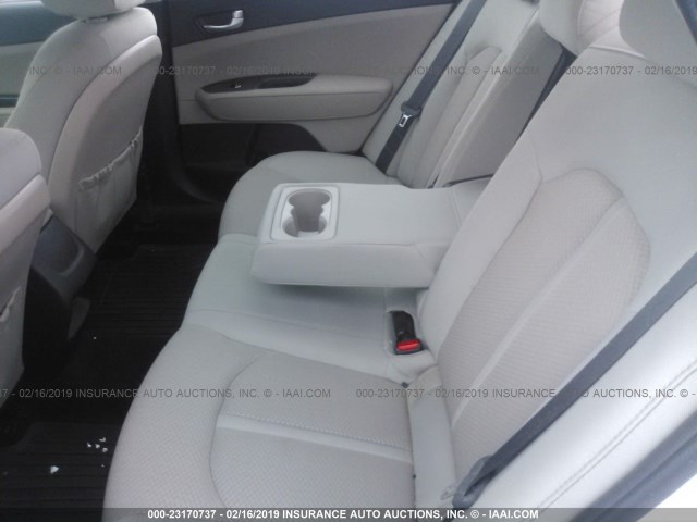 5XXGT4L3XJG210916 - 2018 KIA OPTIMA LX/S WHITE photo 8