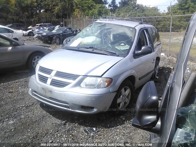 1D4GP45R65B216586 - 2005 DODGE CARAVAN SXT SILVER photo 2