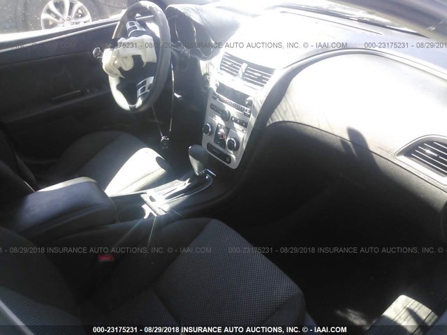 1G1ZC5E02AF178813 - 2010 CHEVROLET MALIBU 1LT SILVER photo 5