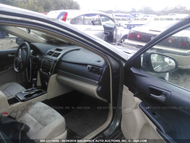 4T4BF1FK7CR196166 - 2012 TOYOTA CAMRY SE/LE/XLE GRAY photo 5