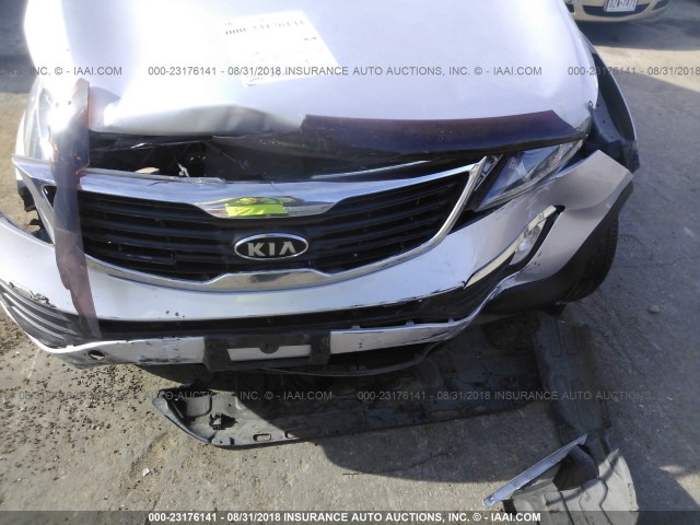 KNDPC3A20B7104988 - 2011 KIA SPORTAGE EX/SX SILVER photo 6