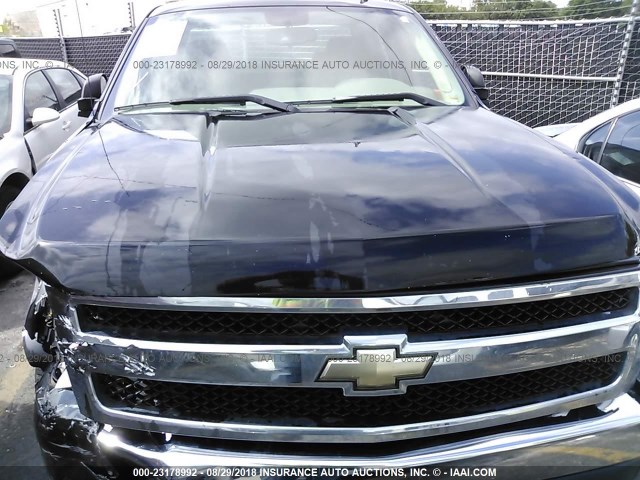 2GCEC19C971595560 - 2007 CHEVROLET SILVERADO C1500 BLACK photo 10