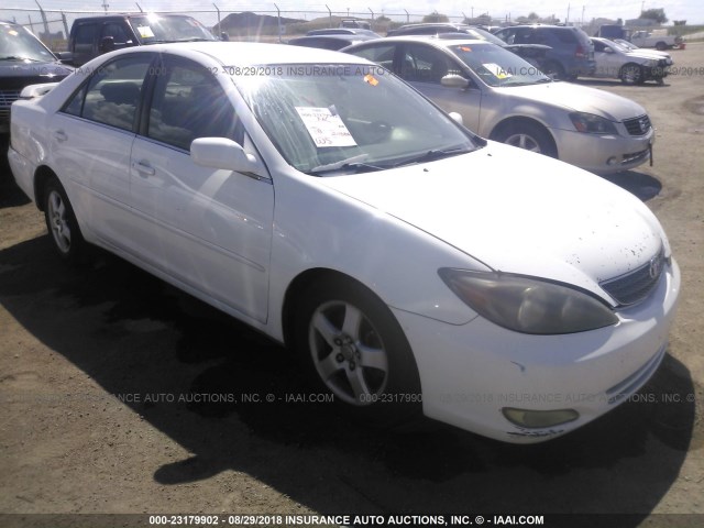 4T1BF32K72U017733 - 2002 TOYOTA CAMRY LE/XLE/SE WHITE photo 1