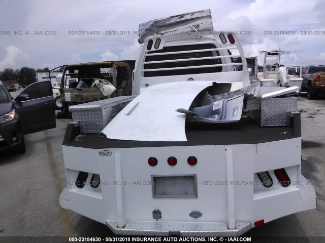 1GBE4E1247F413297 - 2007 CHEVROLET C4500 C4E042 WHITE photo 8