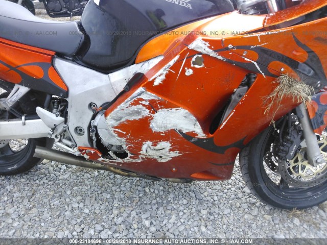 JH2SC35073M600416 - 2003 HONDA CBR1100 XX ORANGE photo 8