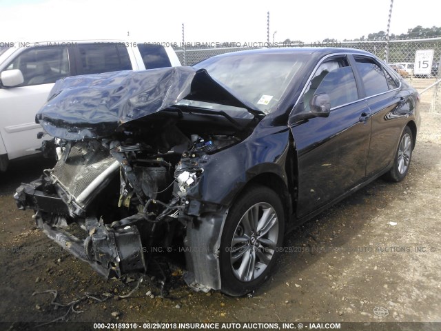4T1BF1FK4HU338233 - 2017 TOYOTA CAMRY LE/XLE/SE/XSE BLACK photo 2