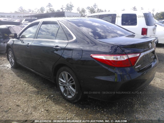 4T1BF1FK4HU338233 - 2017 TOYOTA CAMRY LE/XLE/SE/XSE BLACK photo 3