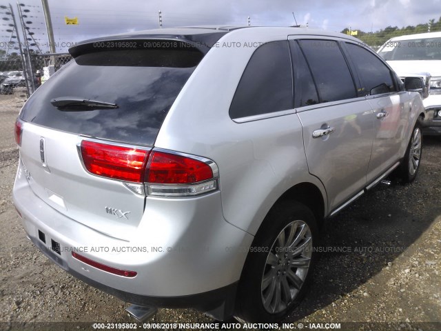 2LMDJ6JK8DBL04523 - 2013 LINCOLN MKX SILVER photo 4