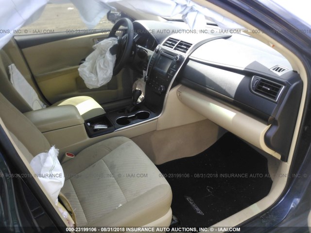 4T1BF1FK5HU624902 - 2017 TOYOTA CAMRY LE/XLE/SE/XSE Dark Blue photo 5