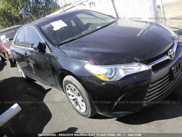 4T4BF1FK0FR502032 - 2015 TOYOTA CAMRY LE/XLE/SE/XSE BLACK photo 1