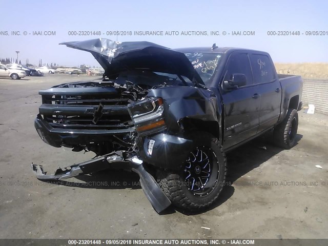 3GCUKREC6HG487280 - 2017 CHEVROLET SILVERADO K1500 LT GRAY photo 2