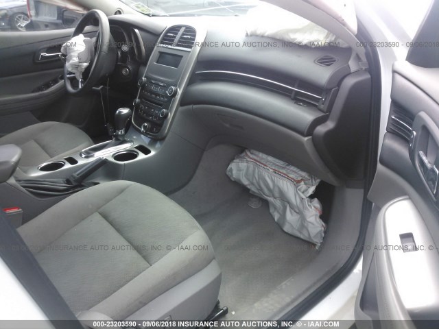 1G11B5SL2FF282465 - 2015 CHEVROLET MALIBU LS 白色 照片 5