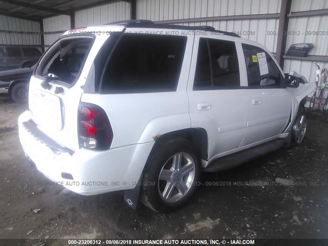 1GNDT33S092114774 - 2009 CHEVROLET TRAILBLAZER LT WHITE photo 4