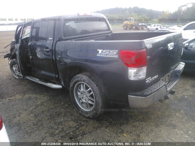 5TFEM5F17BX026970 - 2011 TOYOTA TUNDRA CREWMAX SR5 BLACK photo 3