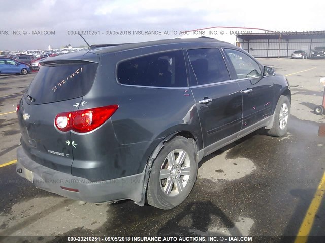 1GNKVGED6BJ128231 - 2011 CHEVROLET TRAVERSE LT GRAY photo 4