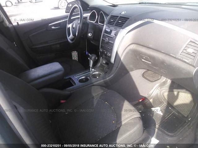 1GNKVGED6BJ128231 - 2011 CHEVROLET TRAVERSE LT GRAY photo 5