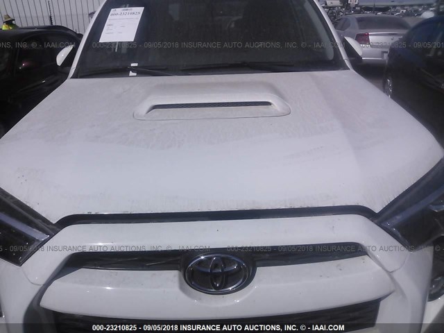 JTEBU5JRXG5379265 - 2016 TOYOTA 4RUNNER SR5 PREM/LTDL/TRAIL/TRD WHITE photo 6