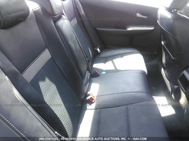 4T1BF1FK8EU458452 - 2014 TOYOTA CAMRY L/SE/LE/XLE ნაცრისფერი ფოტო 8