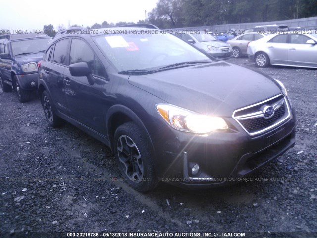 JF2GPAAC3HG274578 - 2017 SUBARU CROSSTREK GRAY photo 1