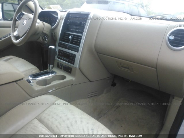 4M2EN4JE8AUJ01364 - 2010 MERCURY MOUNTAINEER PREMIER WHITE photo 5