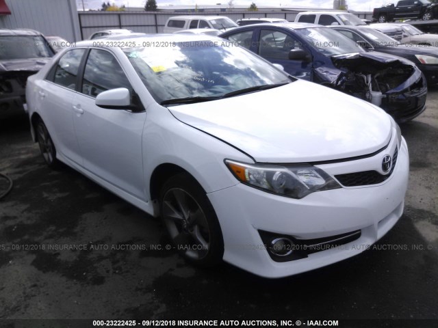 4T1BF1FK3EU770596 - 2014 TOYOTA CAMRY L/SE/LE/XLE 白色 照片 1