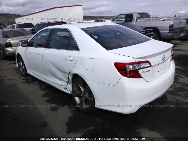 4T1BF1FK3EU770596 - 2014 TOYOTA CAMRY L/SE/LE/XLE 白色 照片 3