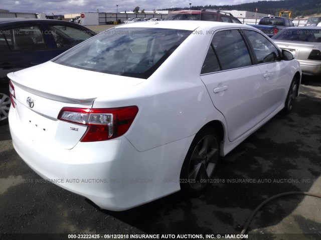 4T1BF1FK3EU770596 - 2014 TOYOTA CAMRY L/SE/LE/XLE 白色 照片 4