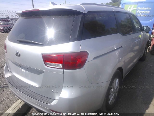 KNDMB5C12G6095214 - 2016 KIA SEDONA LX SILVER photo 4