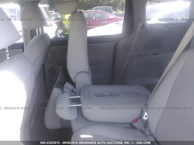 KNDMB5C12G6095214 - 2016 KIA SEDONA LX SILVER photo 8