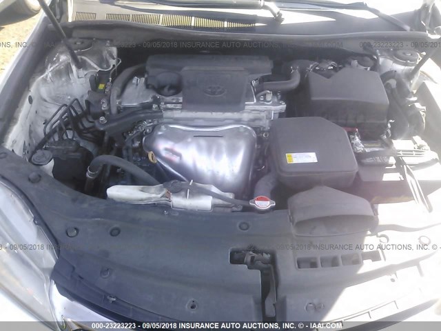 4T1BF1FK4GU132635 - 2016 TOYOTA CAMRY LE/XLE/SE/XSE WHITE photo 10