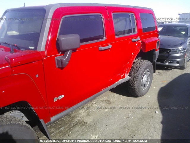 5GTDN13E278228697 - 2007 HUMMER H3 RED photo 6