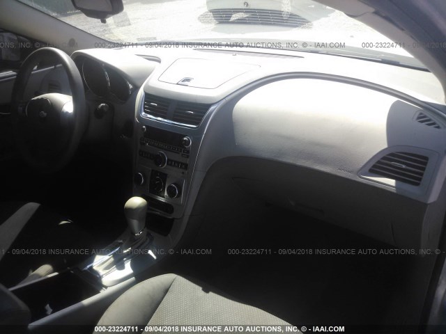 1G1ZB5E10BF213703 - 2011 CHEVROLET MALIBU LS SILVER photo 5