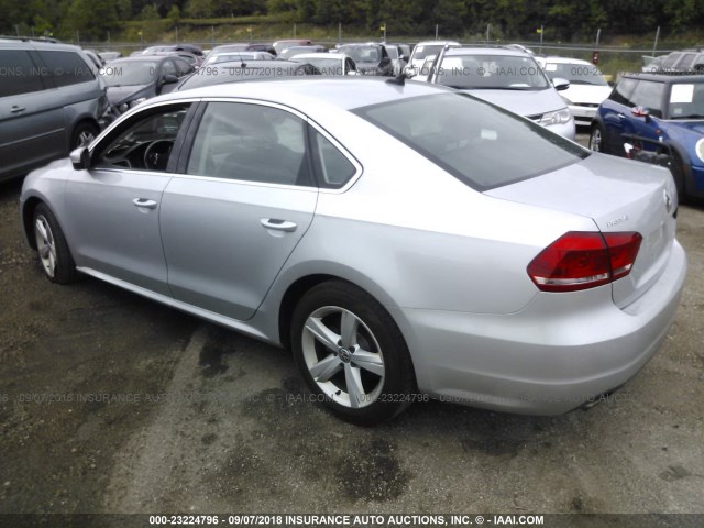 1VWBP7A3XDC013295 - 2013 VOLKSWAGEN PASSAT SE SILVER photo 3