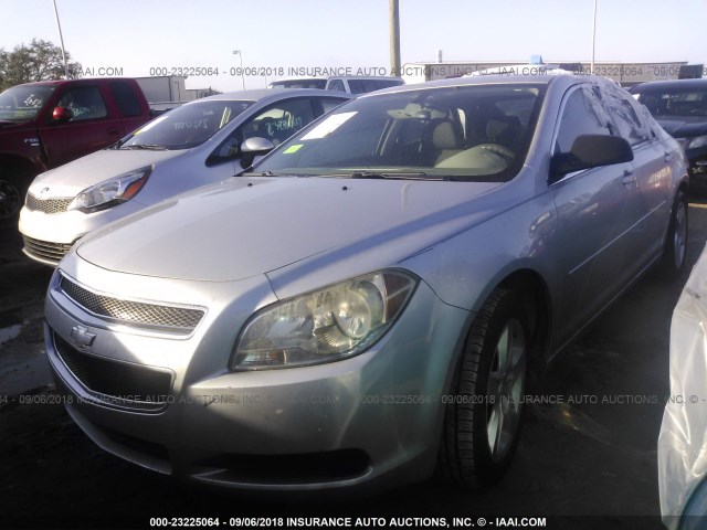1G1ZB5EB2AF142074 - 2010 CHEVROLET MALIBU LS 银色 照片 2