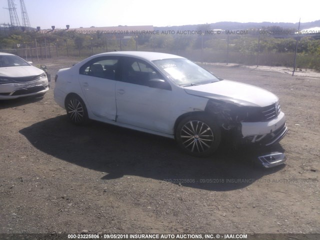 3VWB17AJ0GM247349 - 2016 VOLKSWAGEN JETTA SPORT WHITE photo 1