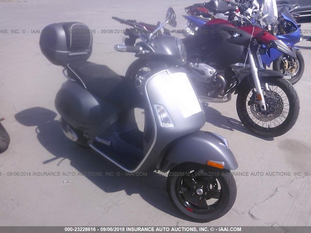 ZAPMA39L9J5200309 - 2018 VESPA GTS 300 SUPER GRAY photo 1