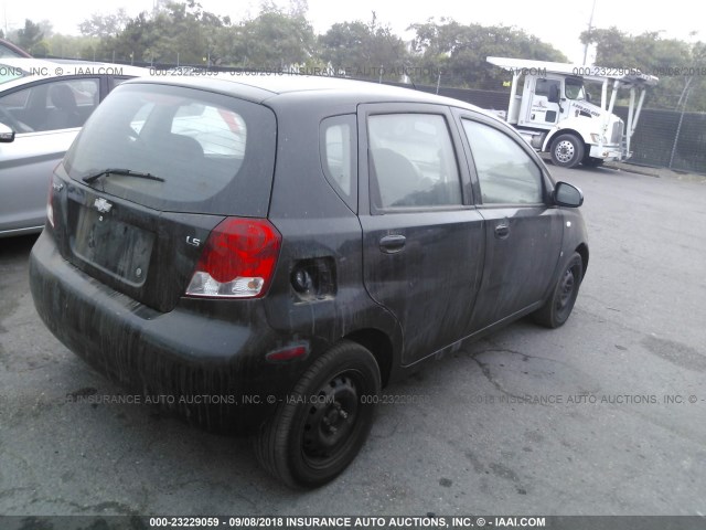 KL1TD66698B147375 - 2008 CHEVROLET AVEO LS BLACK photo 4