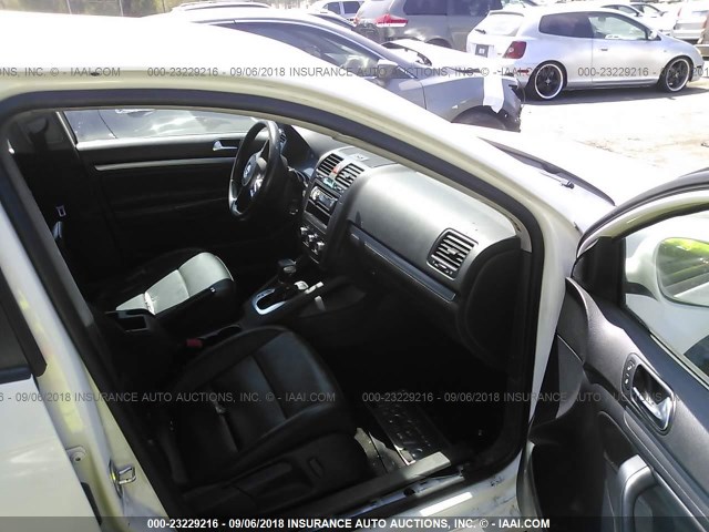 3VWAZ7AJ7AM073419 - 2010 VOLKSWAGEN JETTA LIMITED WHITE photo 5