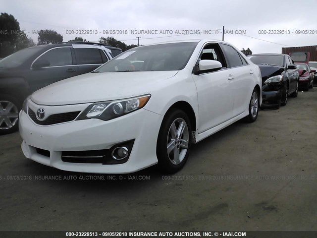 4T1BF1FKXEU403999 - 2014 TOYOTA CAMRY L/SE/LE/XLE Ağ foto 2