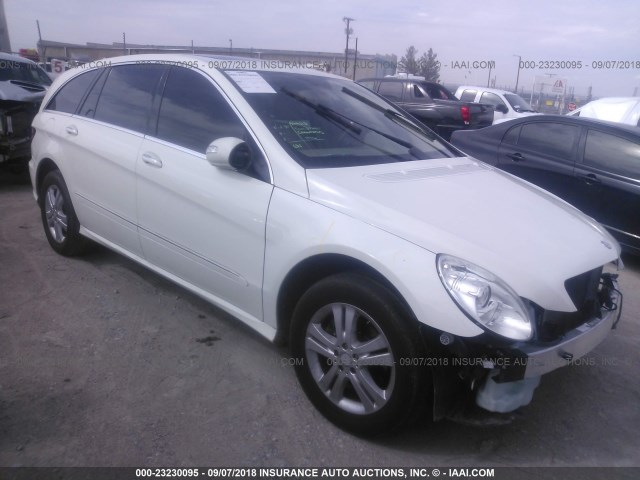 4JGCB65E98A073609 - 2008 MERCEDES-BENZ R 350 WHITE photo 1