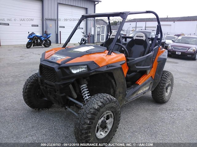 4XAVBE875GB667716 - 2016 POLARIS RZR S 900 EPS ORANGE photo 2