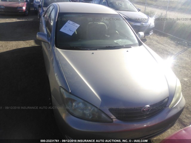 JTDBE32K720098733 - 2002 TOYOTA CAMRY LE/XLE/SE GOLD photo 6