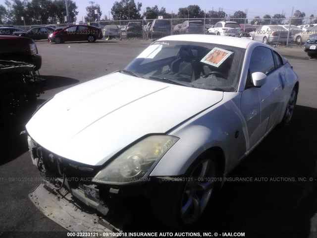 JN1AZ34D36M305389 - 2006 NISSAN 350Z COUPE WHITE photo 2