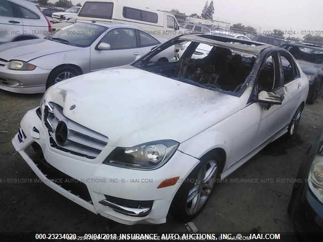 WDDGF4HBXDA800000 - 2013 MERCEDES-BENZ C 250 WHITE photo 2