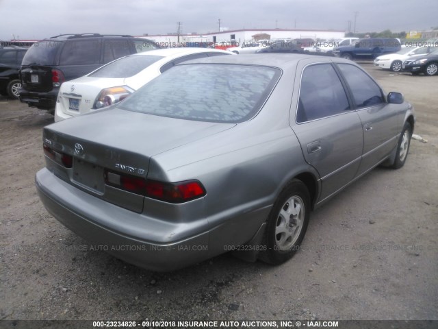 JT2BG22K8W0179596 - 1998 TOYOTA CAMRY CE/LE/XLE TAN photo 4