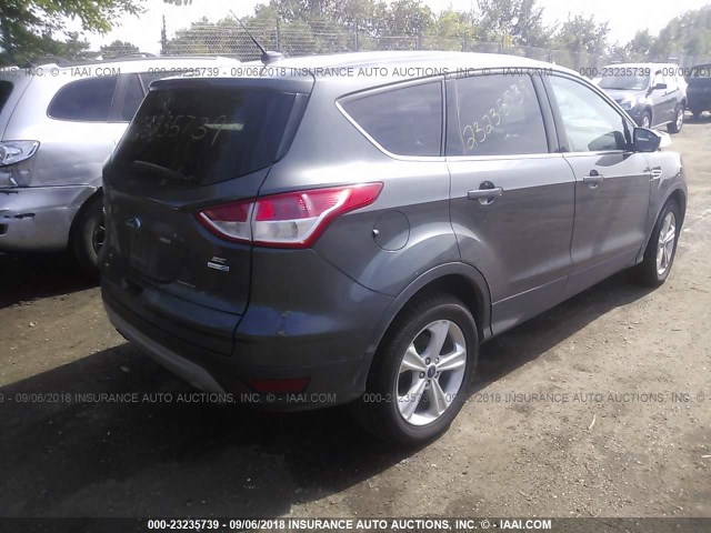 1FMCU9G97FUA93431 - 2015 FORD ESCAPE SE GRAY photo 4